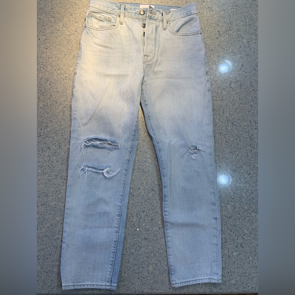 Frame like new Women’s original distressed jeans